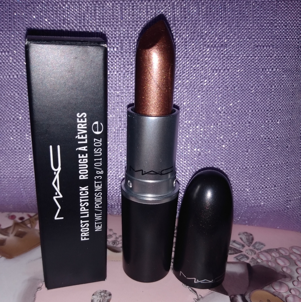 MAC FROST LIPSTICK